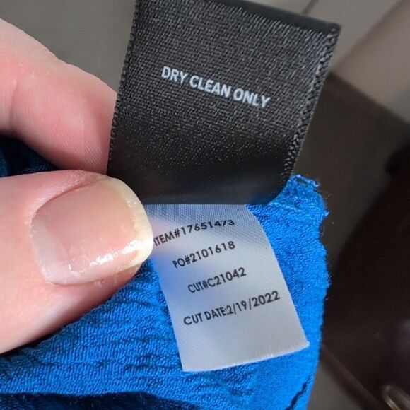 Torrid 2/18-20/2X Blue Crinkle Gauze Flutter Sleeve Blouse - Picture 2 of 9